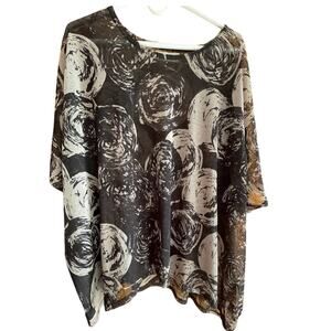 Mizumi Black and White Blouse